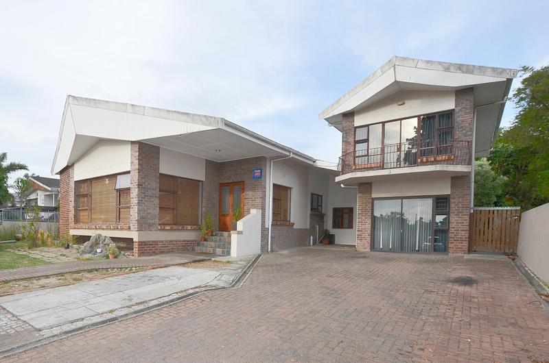 6 Bedroom Property for Sale in Parow North Western Cape